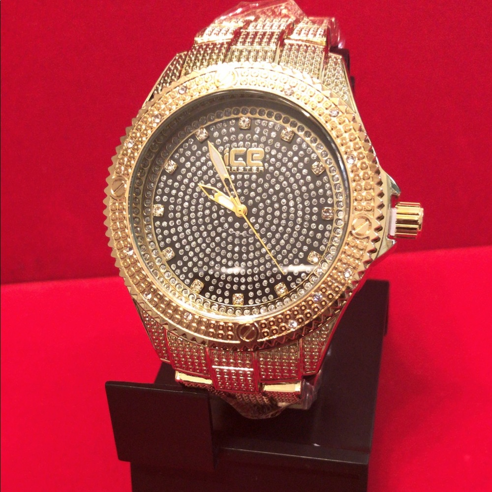 Mens watch